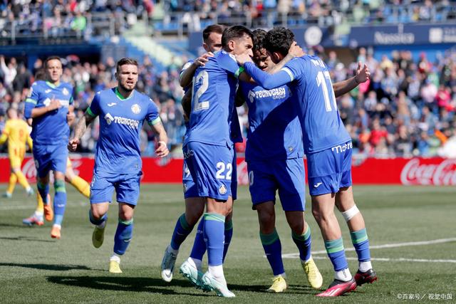 包含瓦拉多利德在客场战平武装部队，保持不败的词条