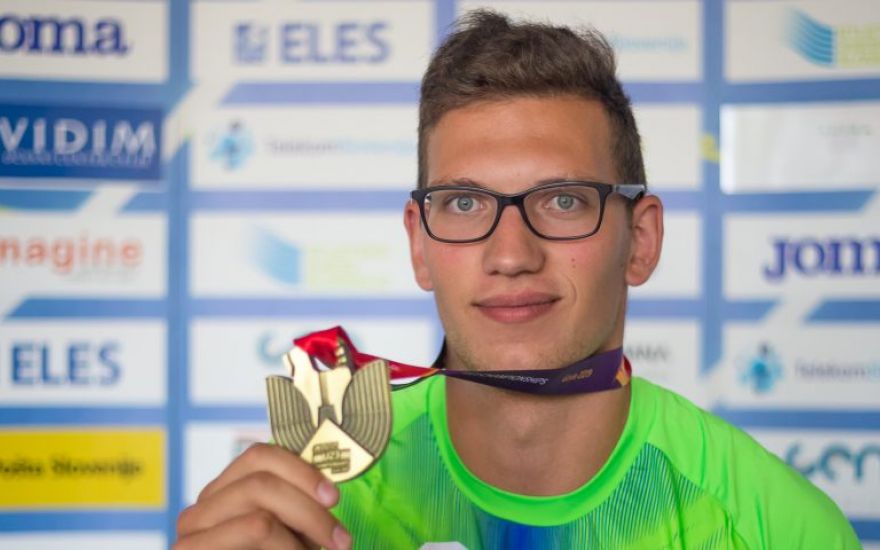 九游体育直播-斯洛文尼亚田径选手勇猛争夺的简单介绍