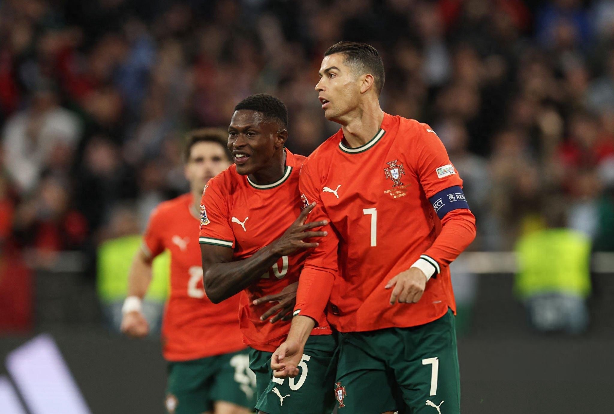 九游中国-欧洲杯豪门对决，谁能笑到最后