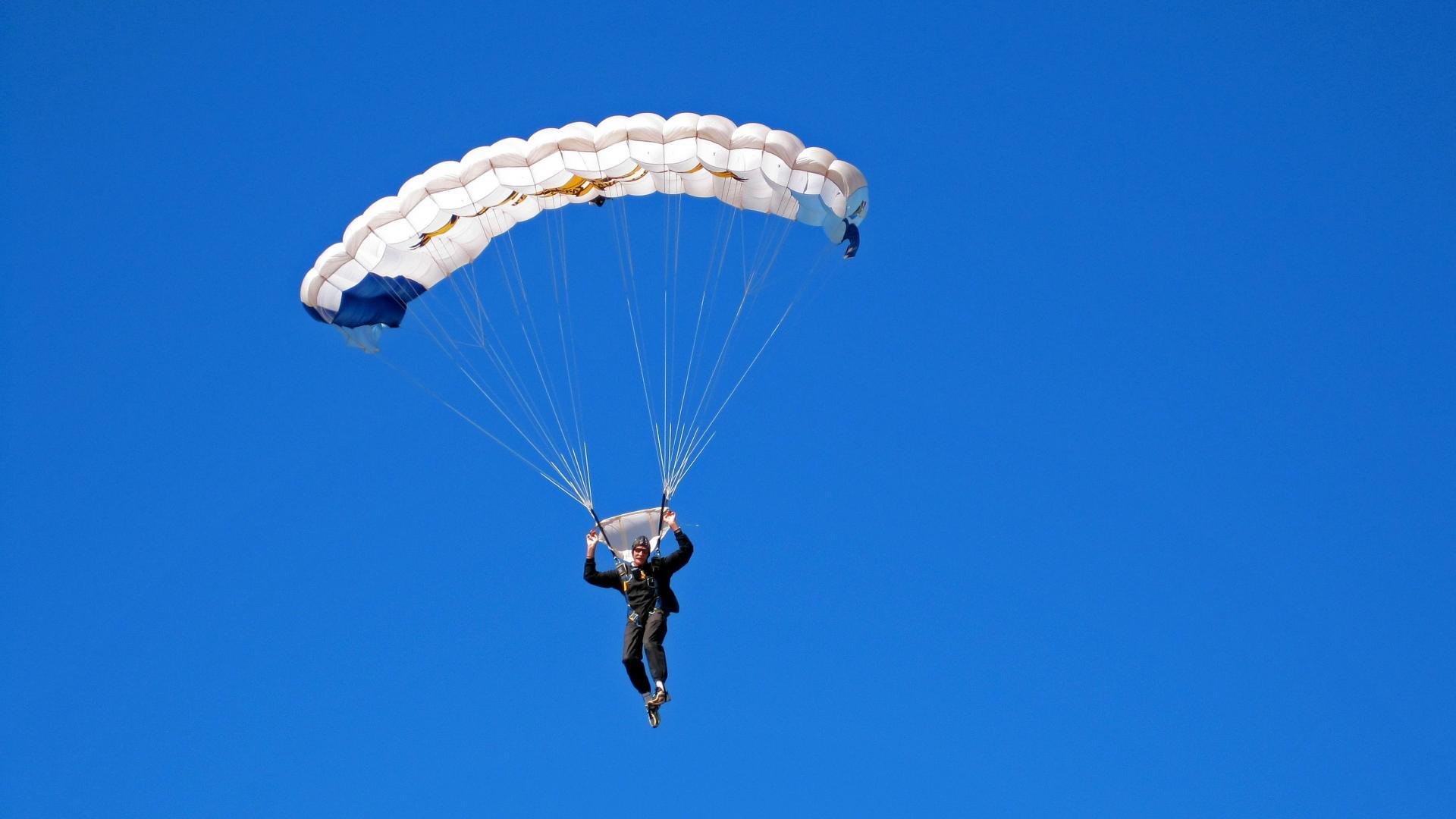 骤雨残局，门迪在奥运前夜接管比赛