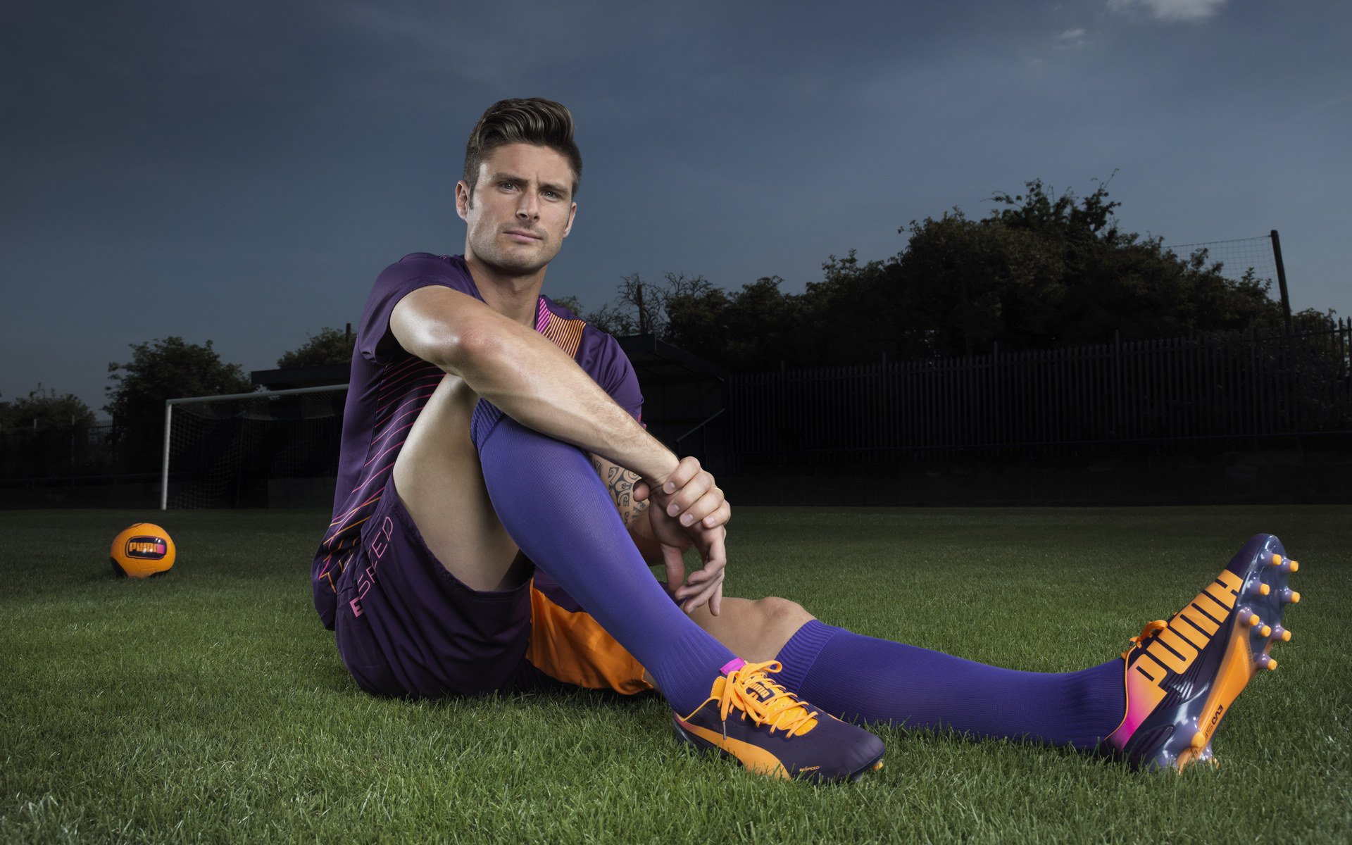 防线尖刀，现代足球的胜负手，皇马闪电战与阿坎吉的统治力启示